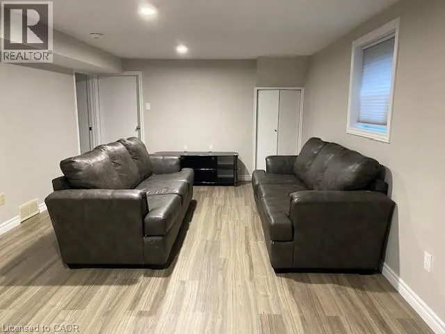 172 ELGIN Crescent