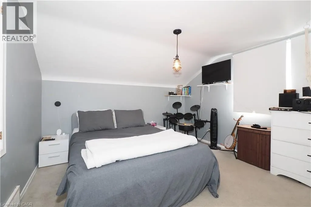 172 ELGIN Crescent