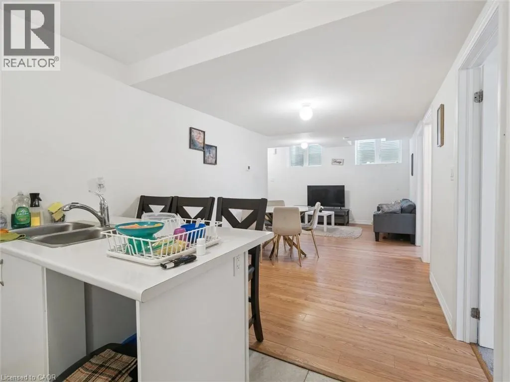 6 BANNISTER Road