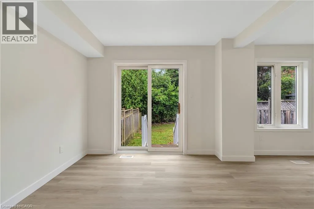 7 FERNCLIFFE Street