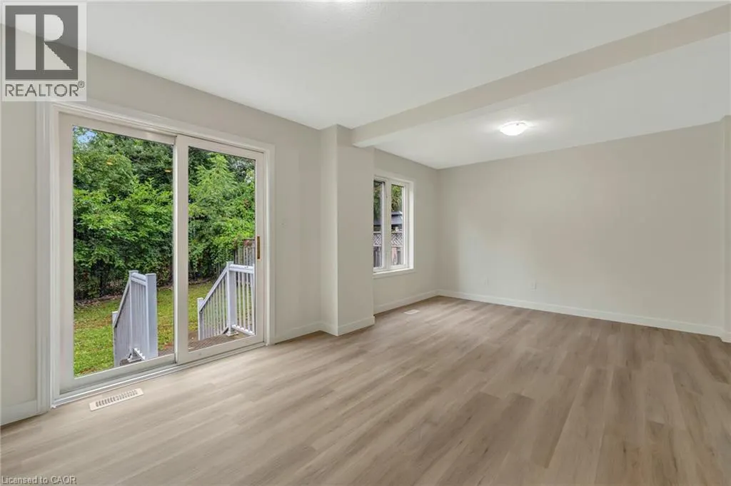 7 FERNCLIFFE Street