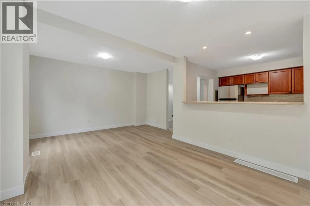 7 FERNCLIFFE Street