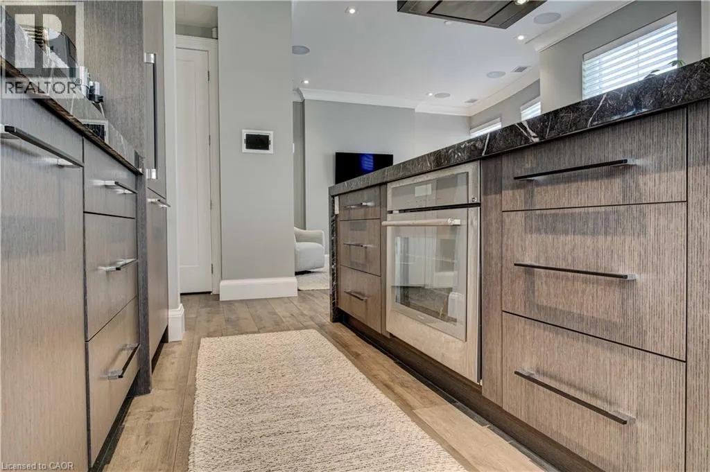155 CAROLINE Street S Unit# TH10, #TH10