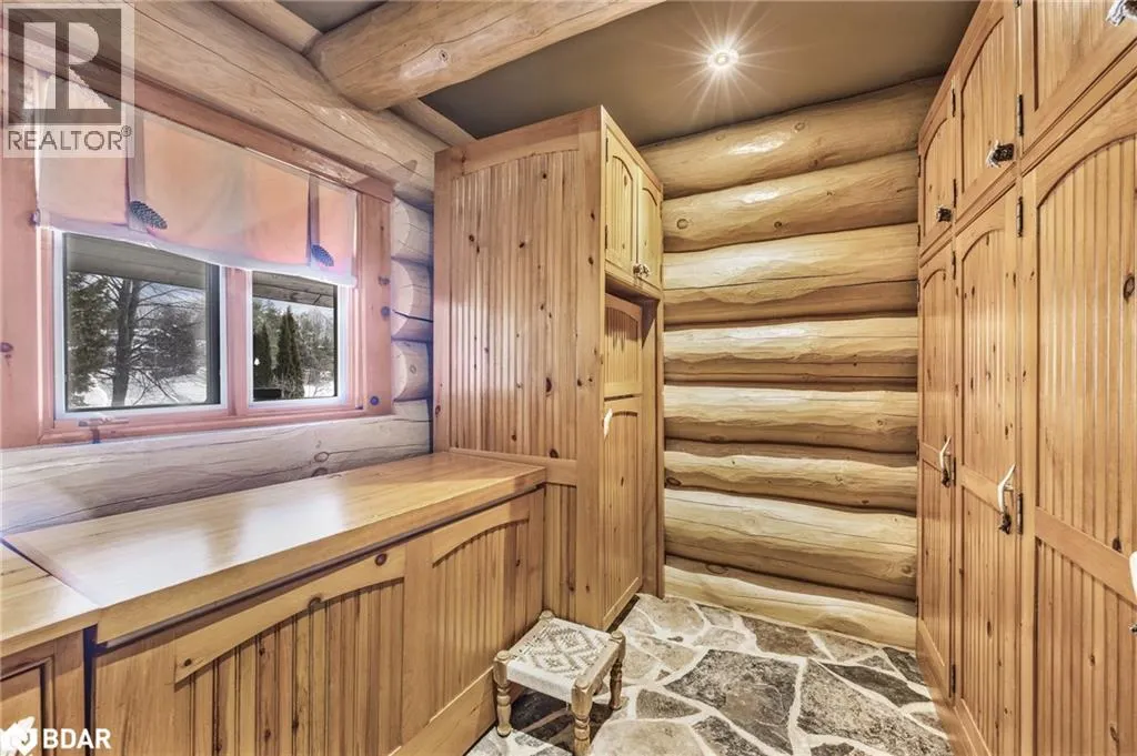 118 HIGHLAND Drive