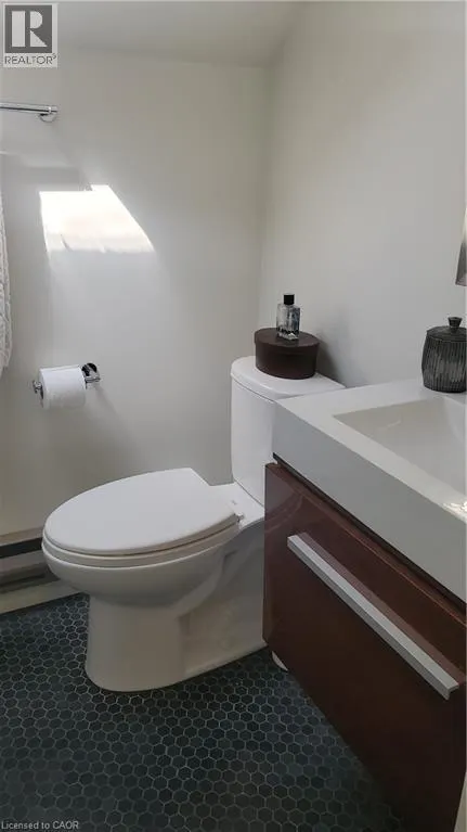 432 BURLINGTON Avenue Unit# 6, #6