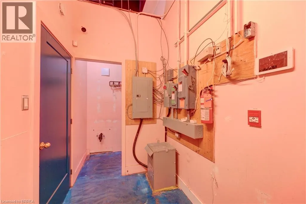 320 COLBORNE Street W Unit# 13, #13