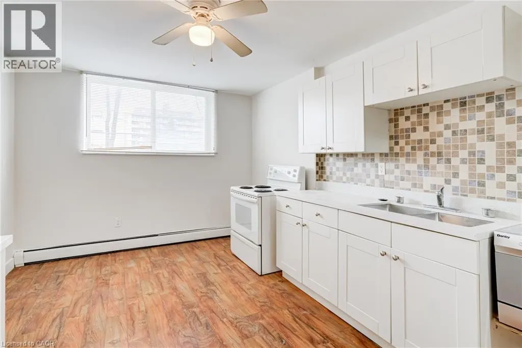 807 ROBINSON Street Unit# B, #B