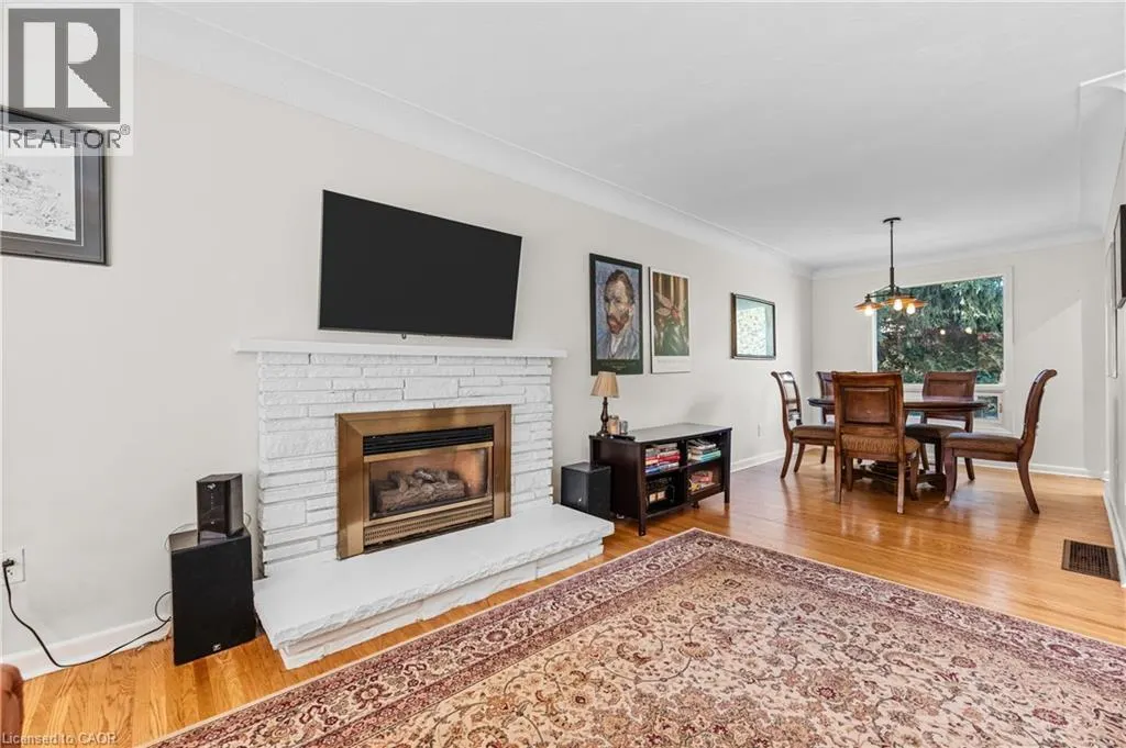 375 CLARENDON Drive