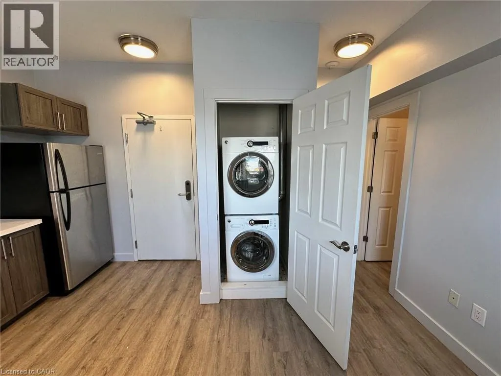 161 WELLINGTON Street N Unit# 203, #203