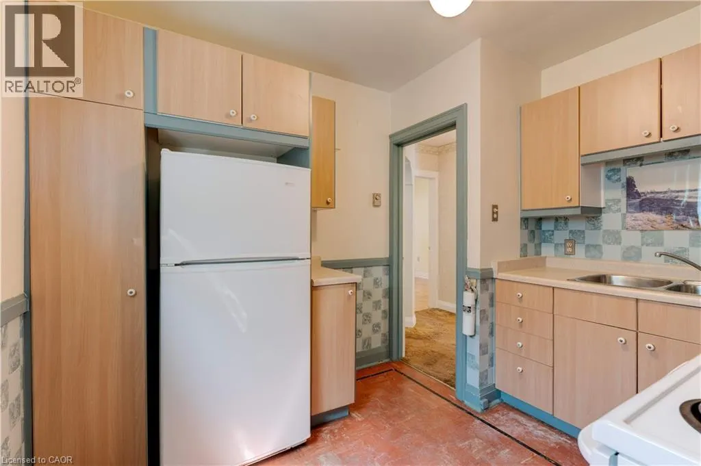 257 BROADWAY Avenue