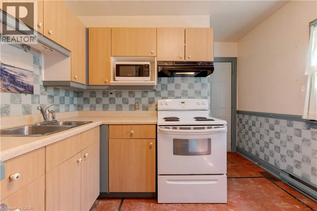 257 BROADWAY Avenue