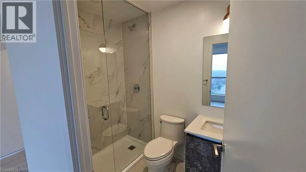 405 DUNDAS Street W