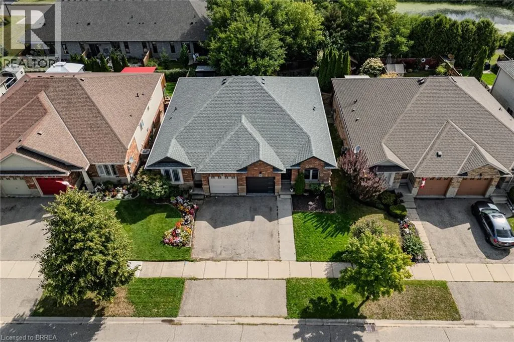 60 SAVANNAH RIDGE Drive