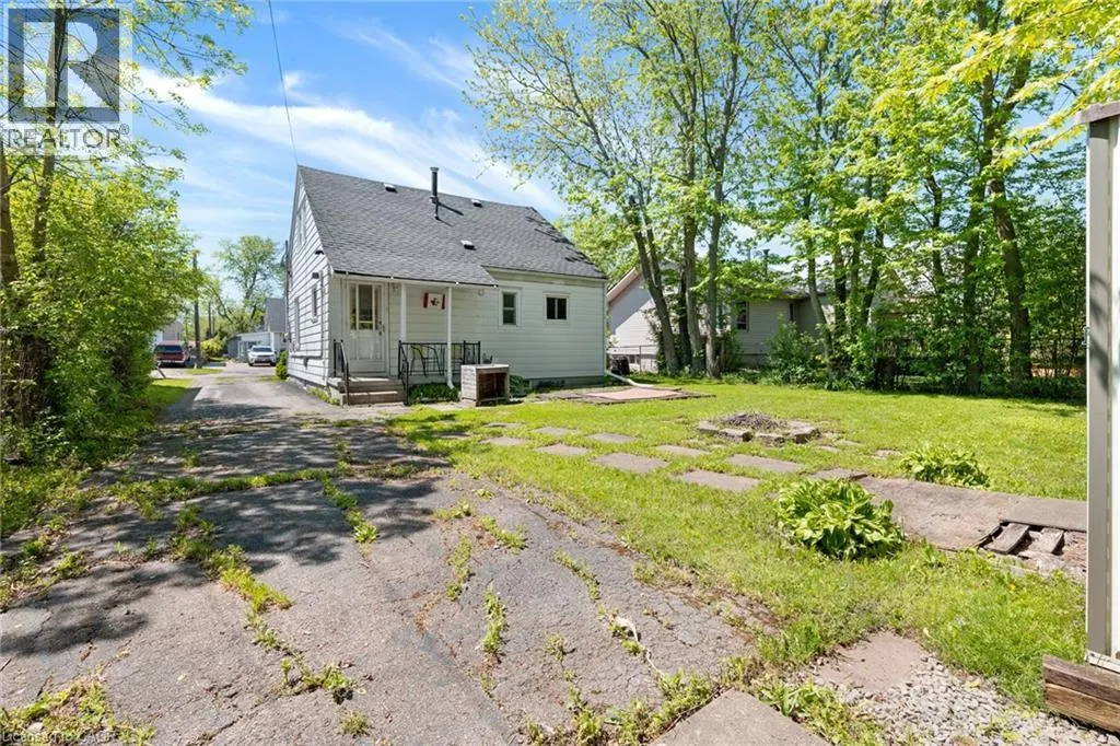 3 PHYLLIS Street