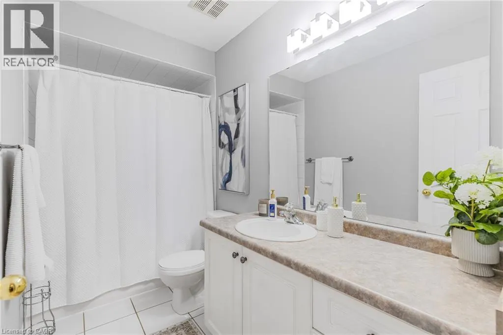 130 ROBERT Street Unit# 32, #32