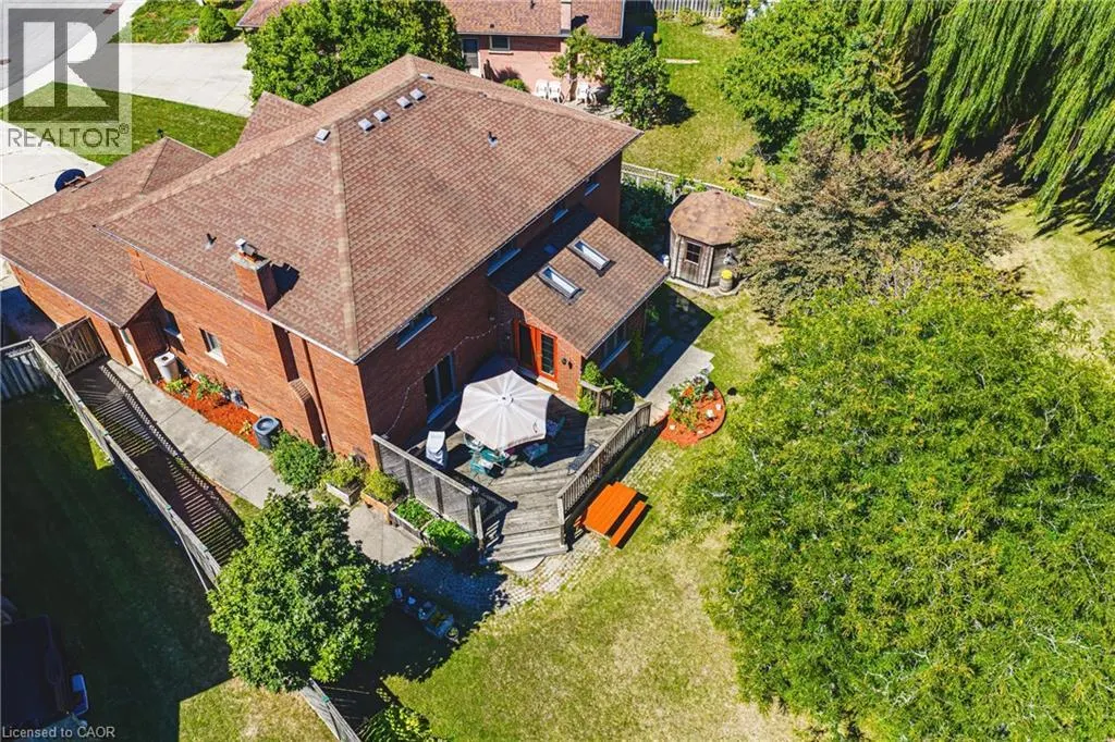 47 TRENHOLME Crescent