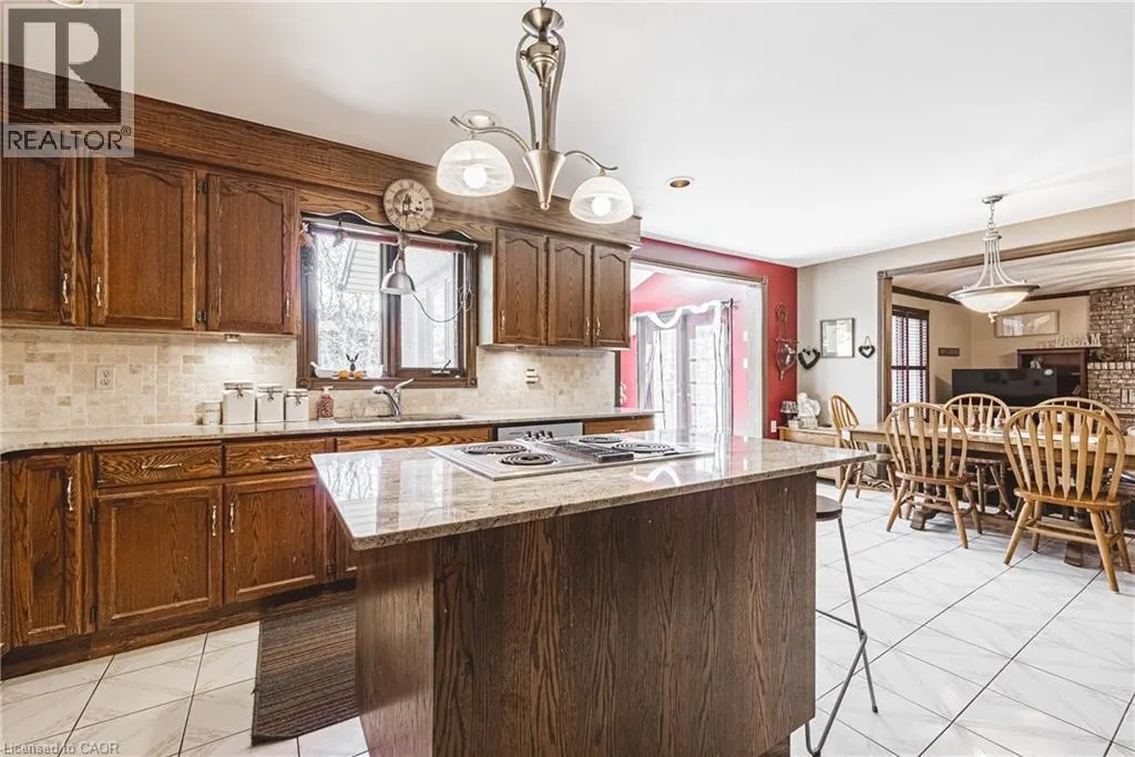 47 TRENHOLME Crescent