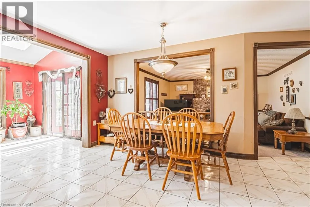 47 TRENHOLME Crescent