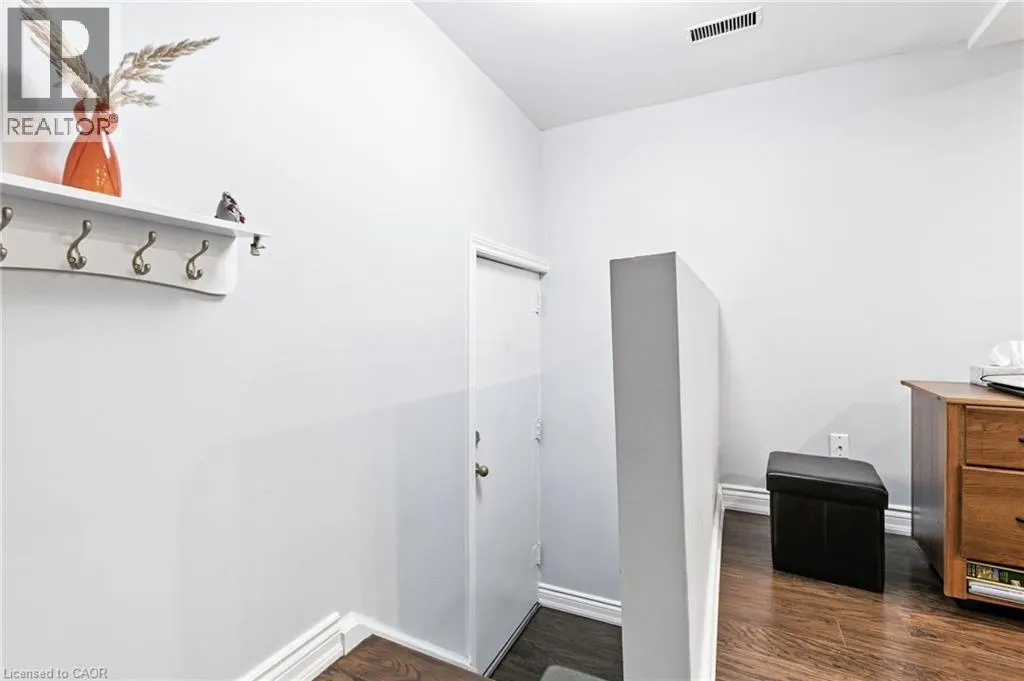 2254 UPPER MIDDLE Road Unit# 3, #3