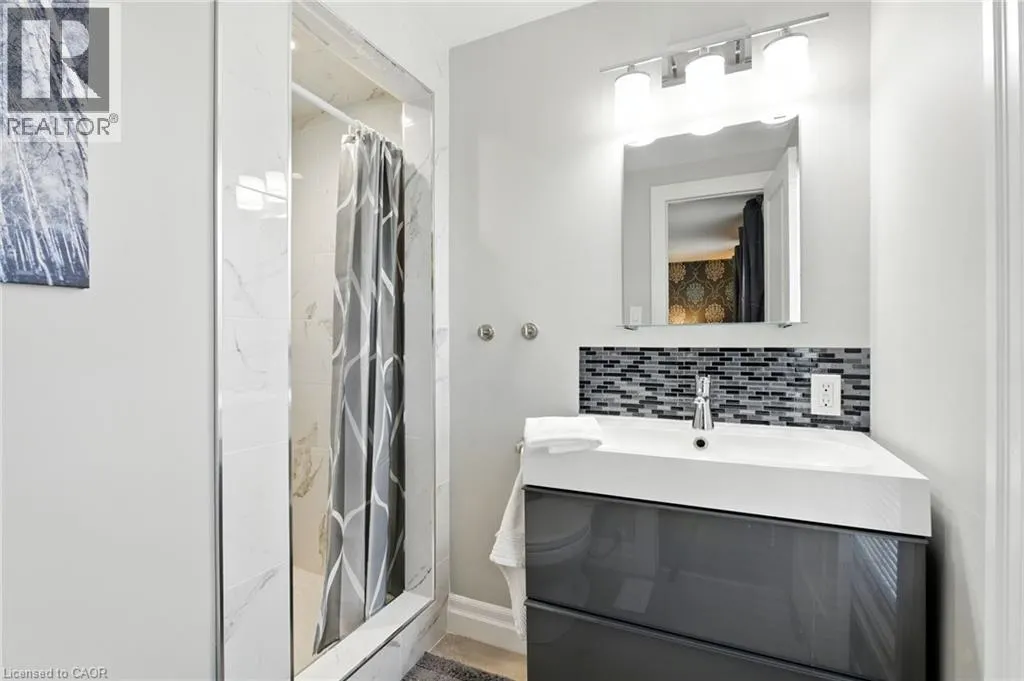 2254 UPPER MIDDLE Road Unit# 3, #3