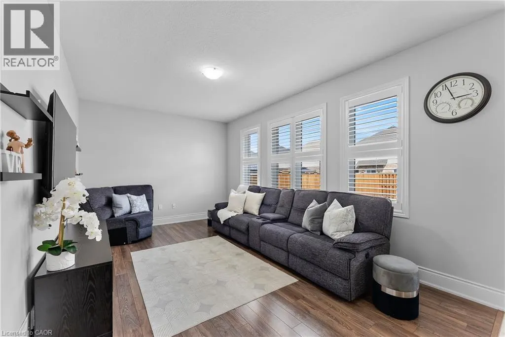 85 SUNSET Way