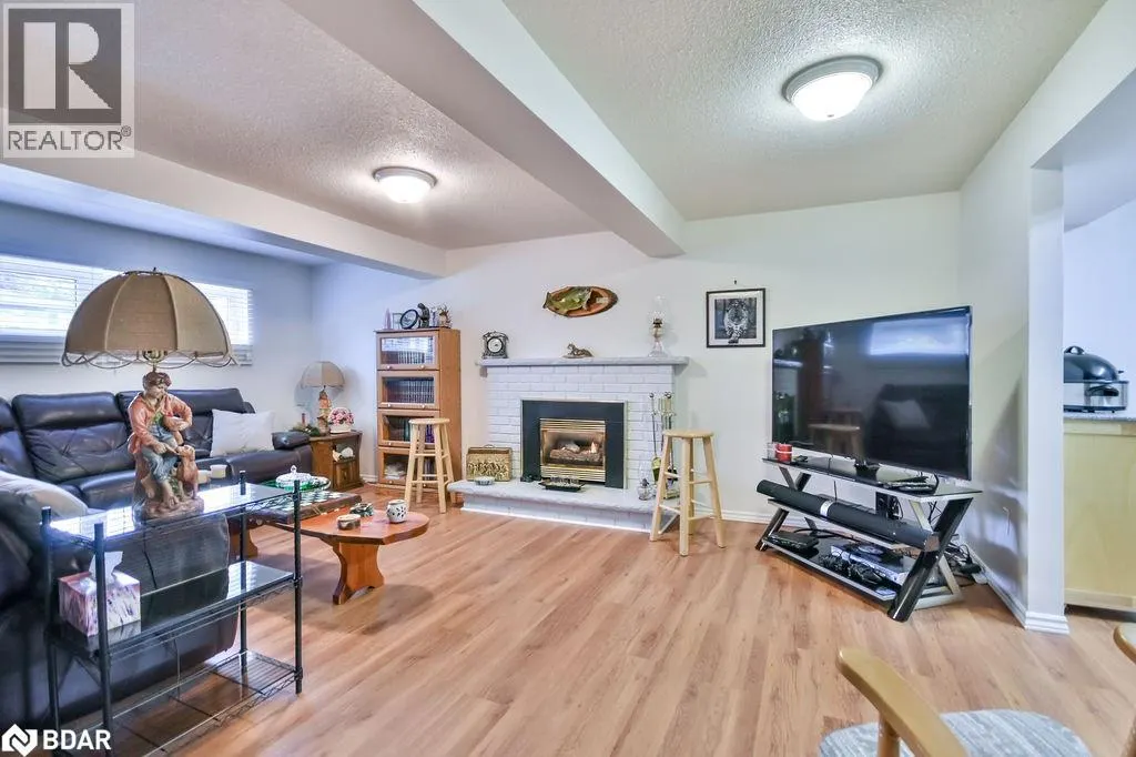 80 CUNDLES Road E
