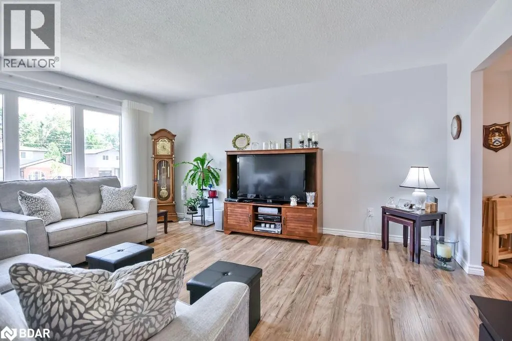 80 CUNDLES Road E