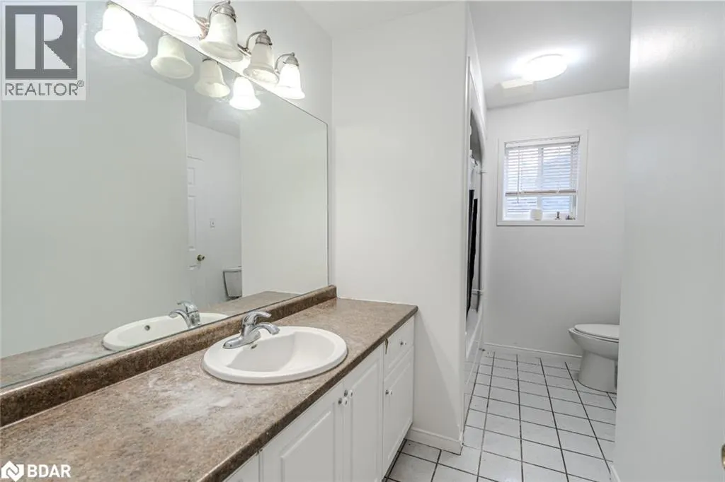49 FOREST DALE Drive Unit# Upper, #Upper
