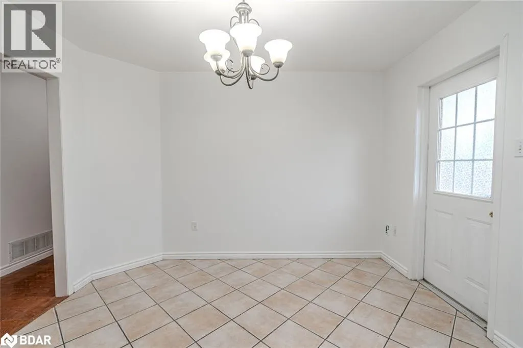 49 FOREST DALE Drive Unit# Upper, #Upper