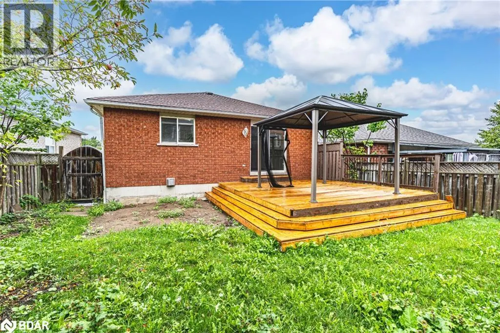 49 FOREST DALE Drive Unit# Upper, #Upper