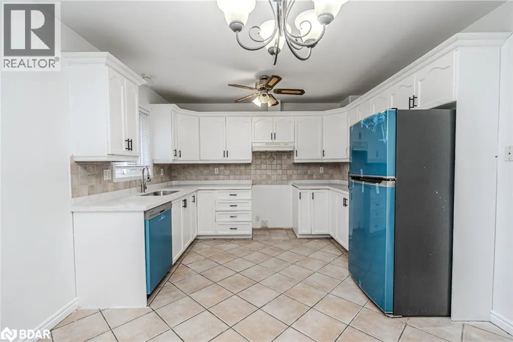 49 FOREST DALE Drive Unit# Upper, #Upper
