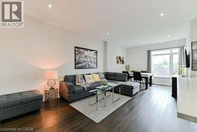 35 MIDHURST Heights Unit# 15, #15