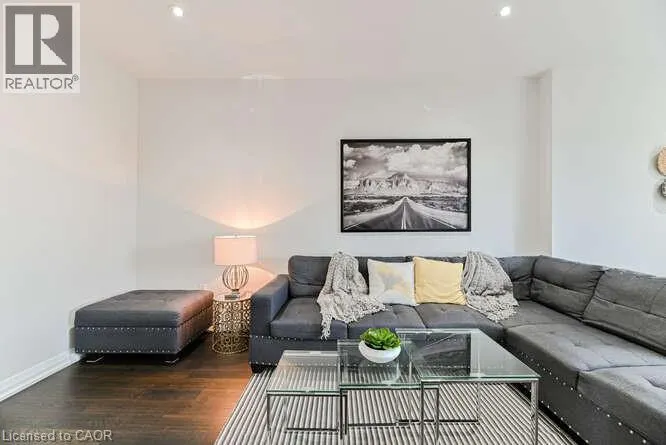 35 MIDHURST Heights Unit# 15, #15