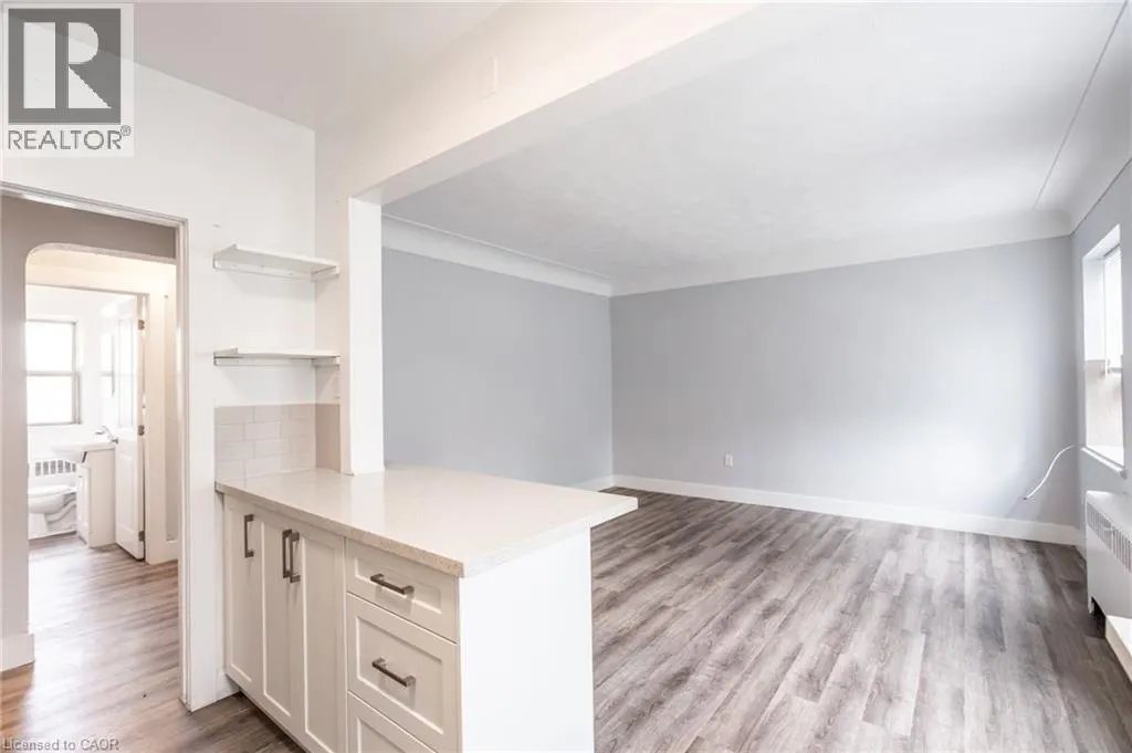 452 ABERDEEN Avenue Unit# 13, #13