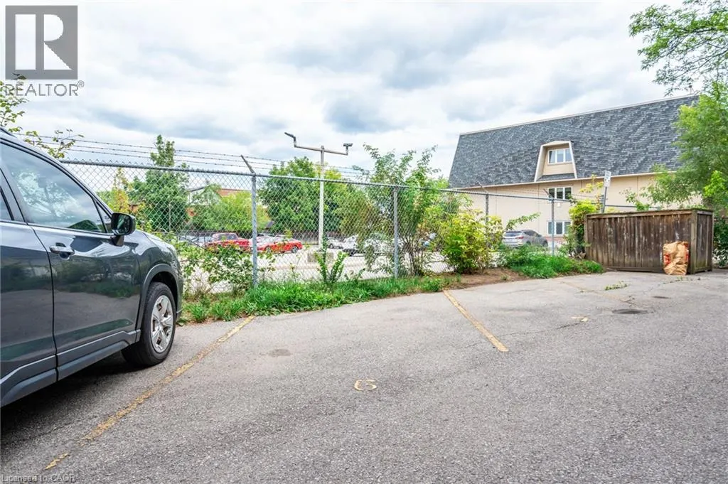 452 ABERDEEN Avenue Unit# 13, #13