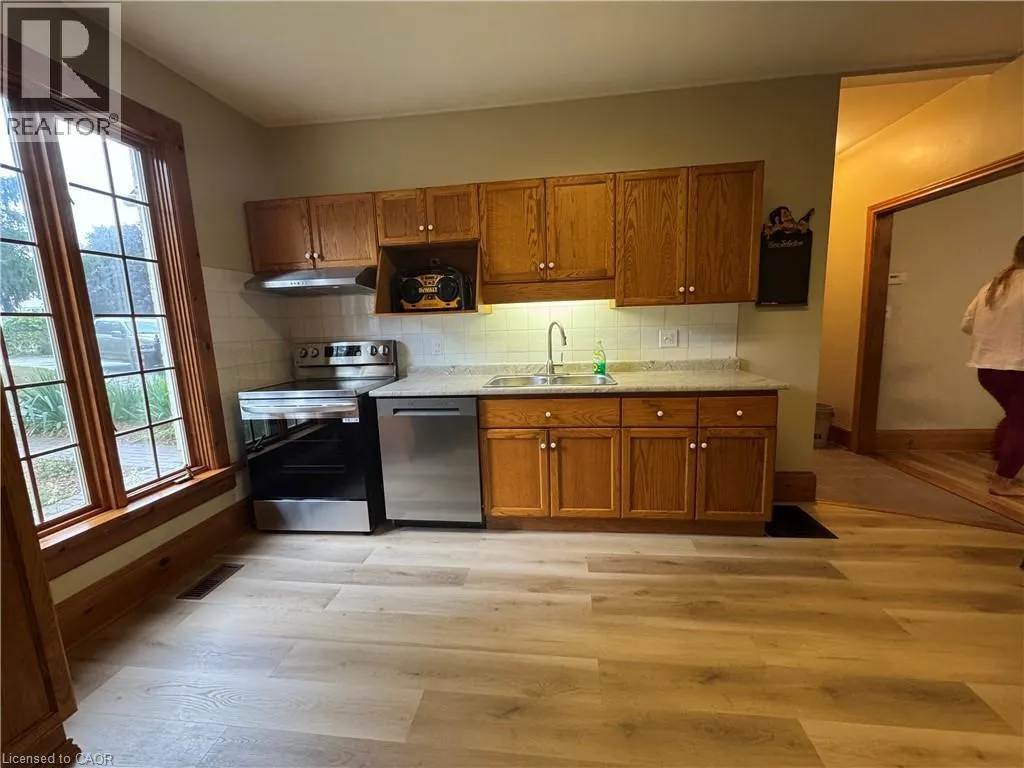 150 ELGIN Street N Unit# A, #A