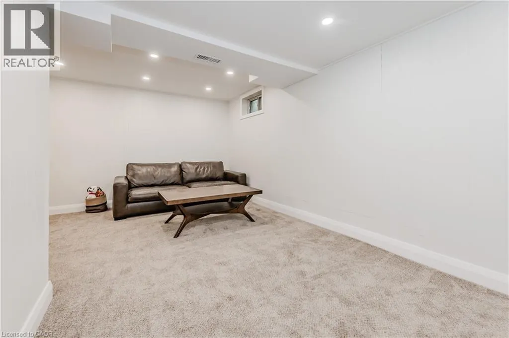 308 BLUEVALE Street N Unit# E, #E