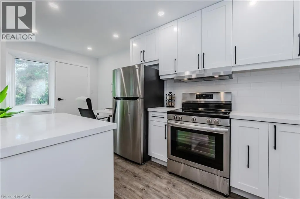 308 BLUEVALE Street N Unit# E, #E