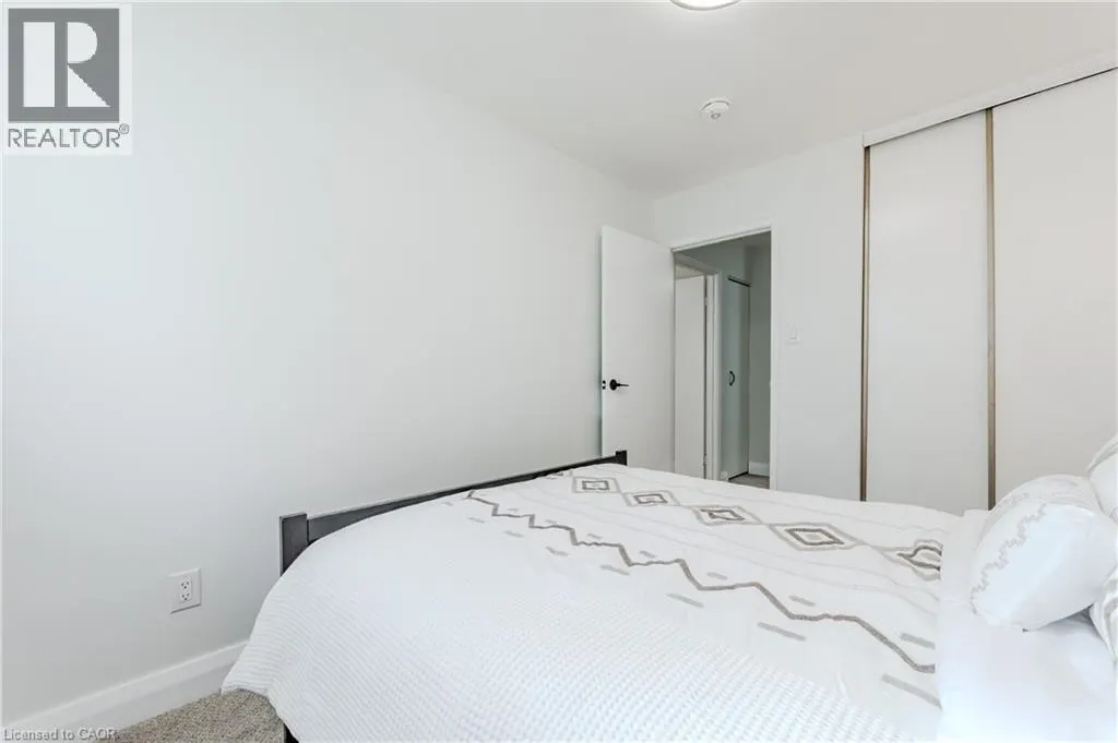 308 BLUEVALE Street N Unit# E, #E