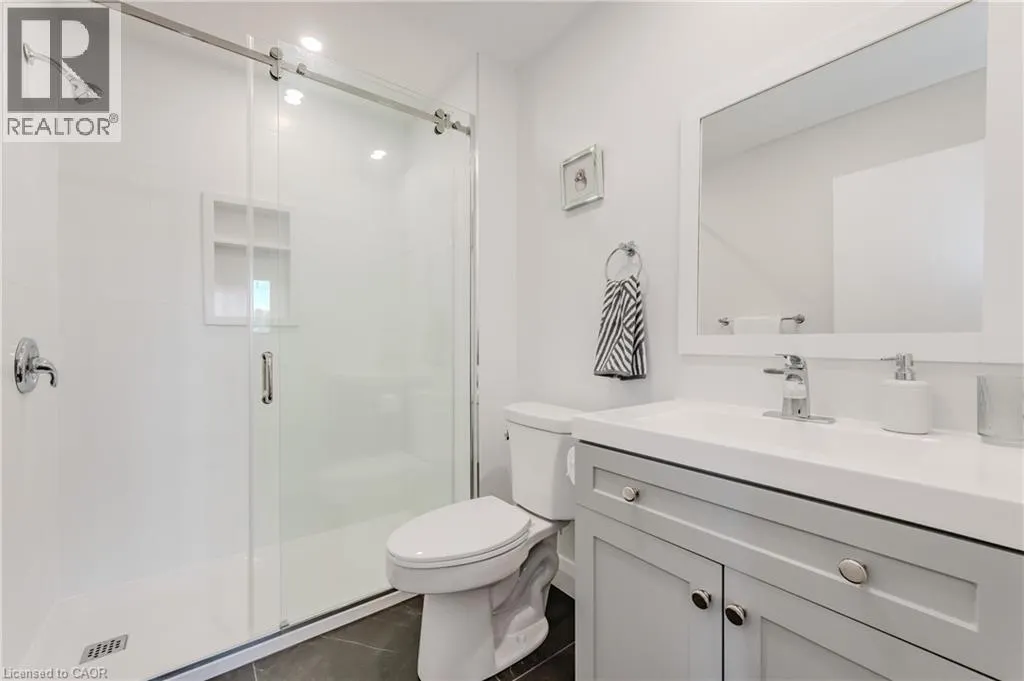 308 BLUEVALE Street N Unit# E, #E