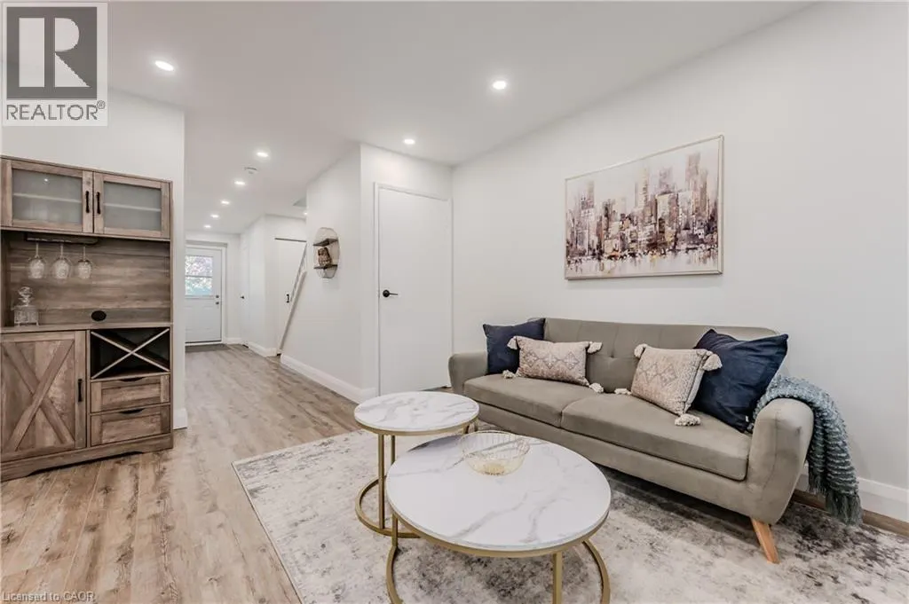 308 BLUEVALE Street N Unit# E, #E