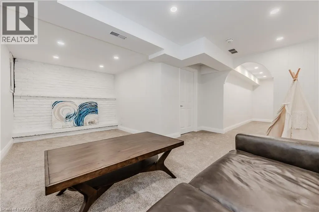 308 BLUEVALE Street N Unit# E, #E