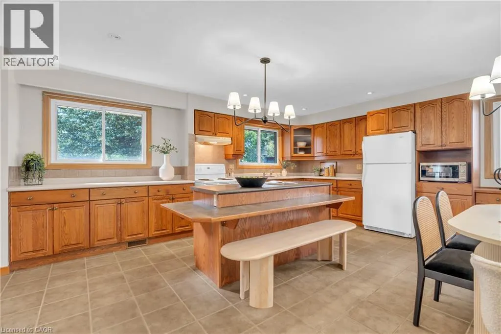 115 WHITE PINE Crescent