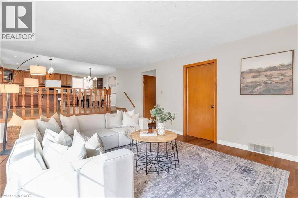 115 WHITE PINE Crescent
