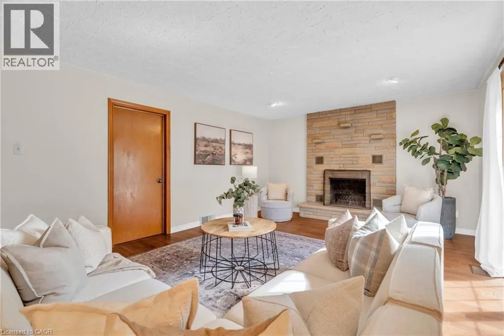 115 WHITE PINE Crescent