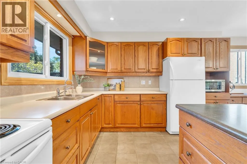 115 WHITE PINE Crescent