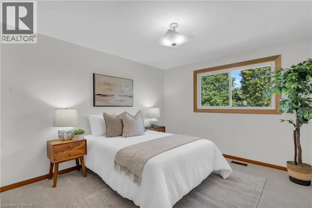 115 WHITE PINE Crescent