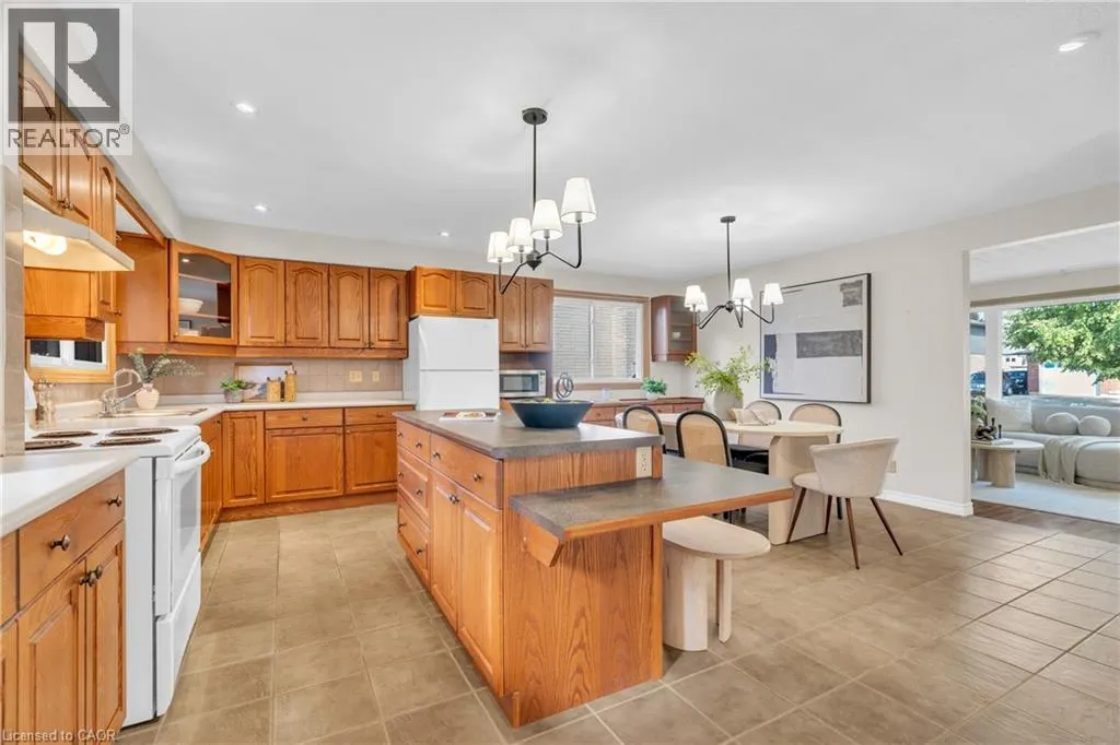 115 WHITE PINE Crescent