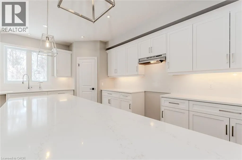 82 QUARRY PARK Drive