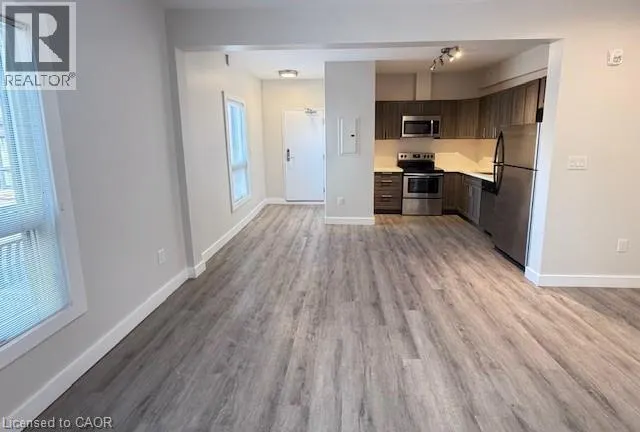 161 WELLINGTON Street N Unit# 201, #201